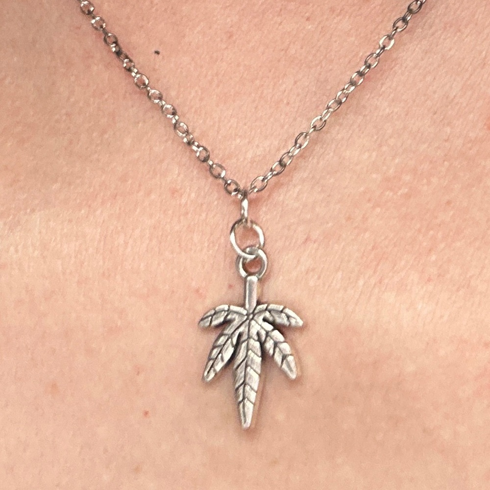 NEW Sterling Silver Leaf 420 Pendant Necklace